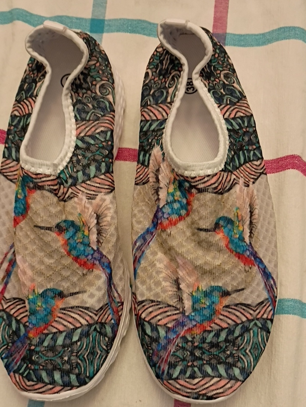 Women's Slip-On Running Shoes in Multi-Colored Hummingbird Print